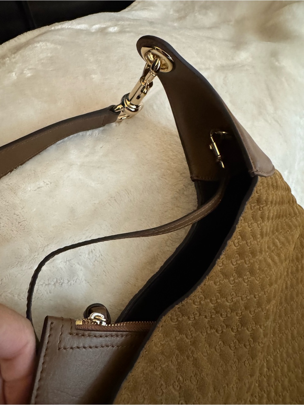 Gucci B Large Brown Micro GG Suede Leather Shoulder Bag EUC - Picture 7 of 8
